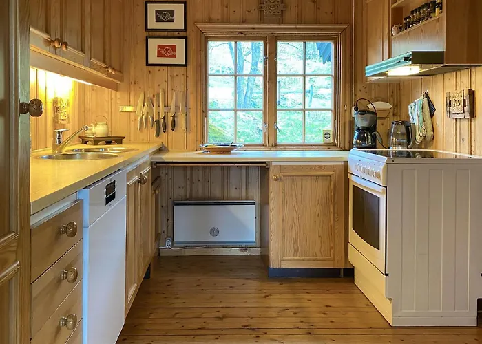 2 Bedroom Lovely In